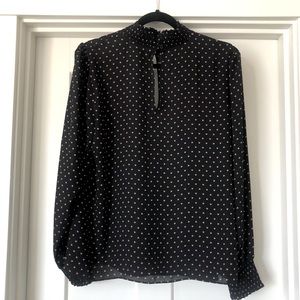 NWOT Socialite Black pattern keyhole blouse